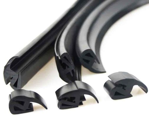 Senyawa TPV PP EPDM Bahan Hitam Untuk Strip Segel Bangunan