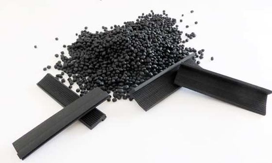 Senyawa TPV PP EPDM Bahan Hitam Untuk Strip Segel Bangunan